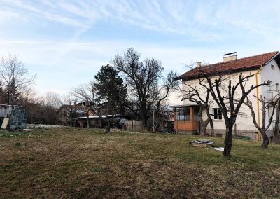 Почистване на двор в кв. Горна баня