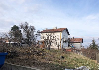 Почистване на двор в кв. Горна баня